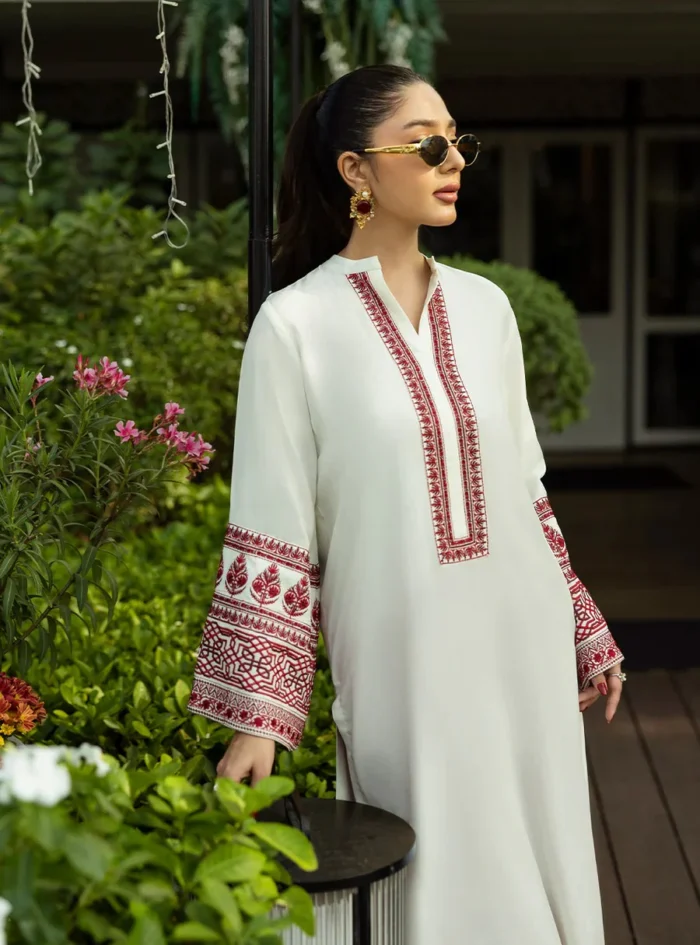 Scarlet Serenade - Zainab Chottani (AC-15) - Image 8