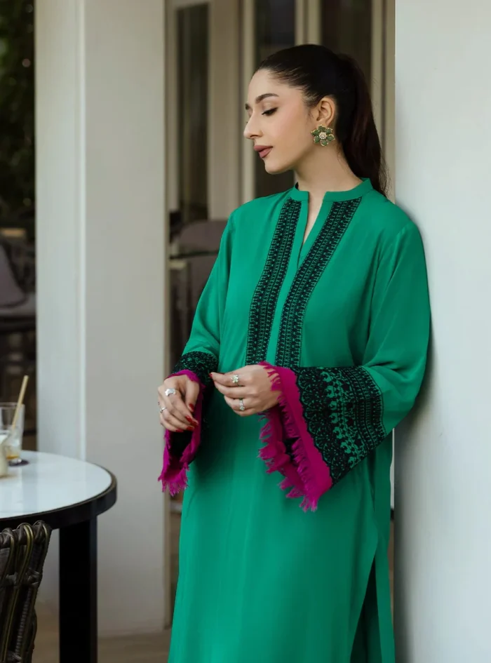 Emerald Breeze - Zainab Chottani (AC-11) - Image 3