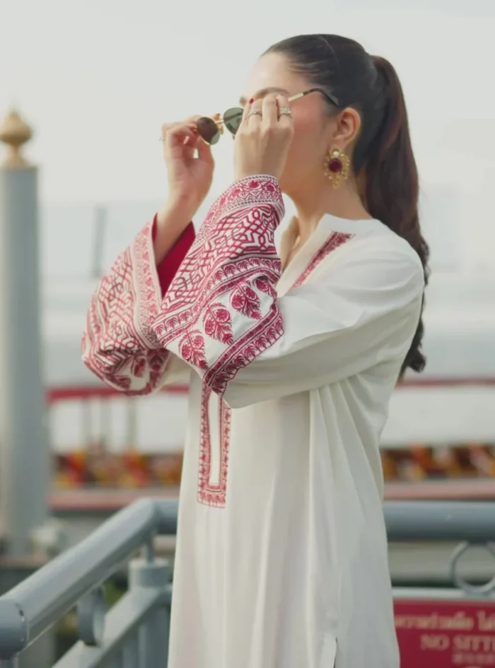 Scarlet Serenade - Zainab Chottani (AC-15) - Image 6