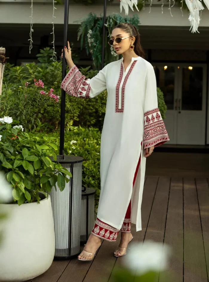 Scarlet Serenade - Zainab Chottani (AC-15) - Image 4